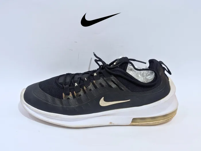 Nike Air Max Axis sneakers